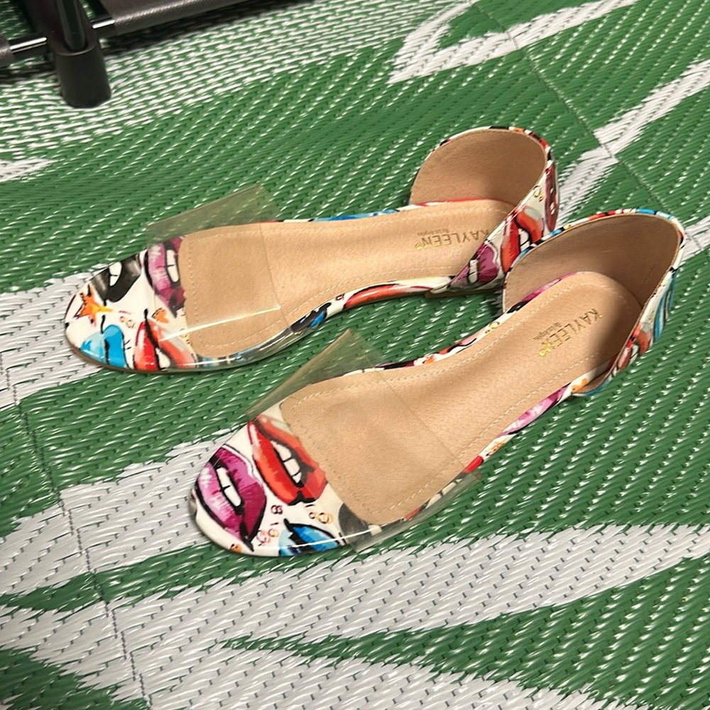 Kayleen flats size 7